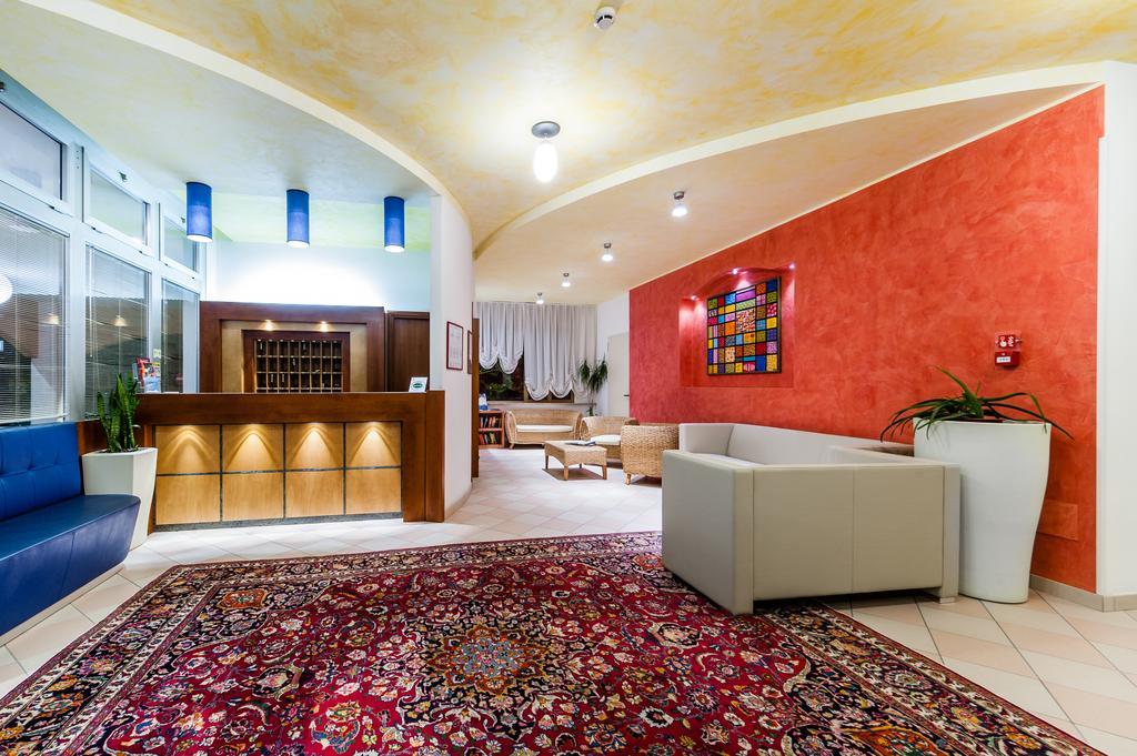Hotel Garni Losanna 비비오네 외부 사진