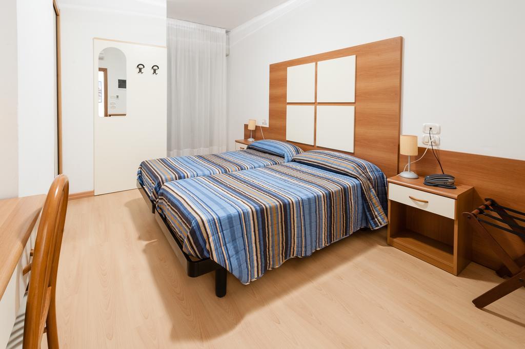 Hotel Garni Losanna 비비오네 객실 사진